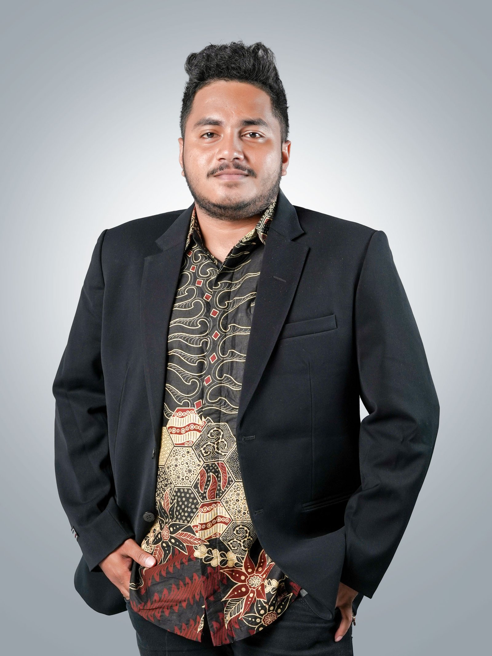 HENDRA LEKATOMPESSY, S.SI