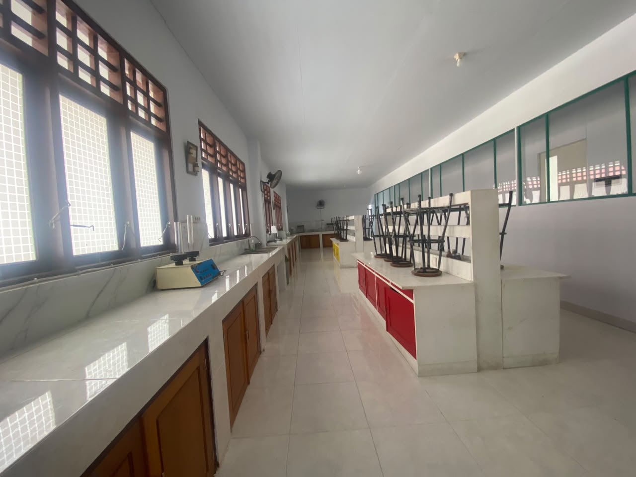 Laboratorium Farmaseotika & Teknologi Farmasi